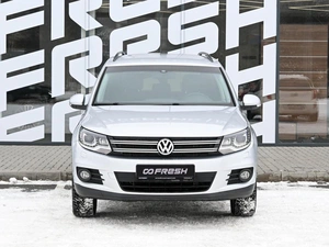 Внедорожник Volkswagen Tiguan 2011 года, 1050000 рублей, Волгоград
