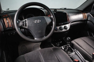 Седан Hyundai Elantra 2010 года, 519000 рублей, Сургут