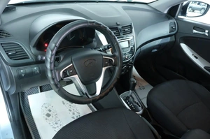 Седан Hyundai Solaris 2013 года, 899000 рублей, Омск