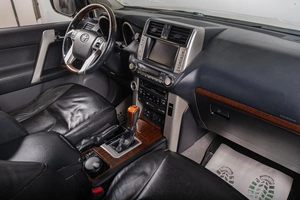 Внедорожник Toyota Land Cruiser Prado 2010 года, 2799000 рублей, Томск