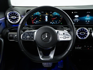 Седан Mercedes-benz CLA-класс 2019 года, 3298999 рублей, Москва