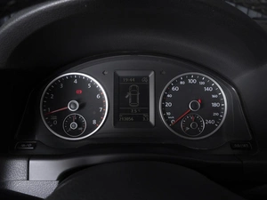 Внедорожник Volkswagen Tiguan 2014 года, 1220000 рублей, Ставрополь