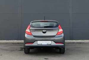 Хетчбэк Hyundai Solaris 2015 года, 880000 рублей, Солонцы