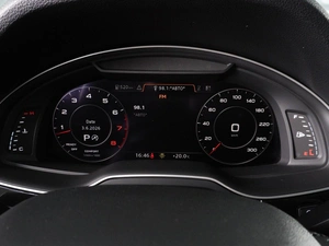 Внедорожник Audi Q7 2019 года, 5337000 рублей, Красный Пахарь