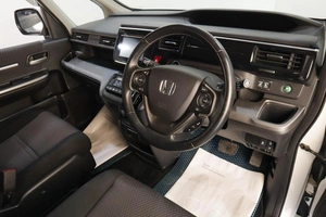 Минивэн Honda Stepwgn Spada 2015 года, 2129000 рублей, Челябинск