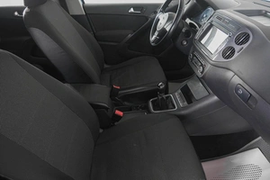 Внедорожник Volkswagen Tiguan 2011 года, 1289000 рублей, Кемерово