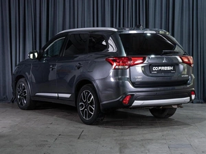 Внедорожник Mitsubishi Outlander 2018 года, 1990000 рублей, Волгоград