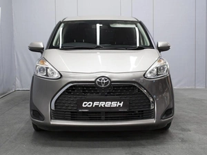 Минивэн Toyota Sienta 2021 года, 1660000 рублей, Омск