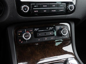 Внедорожник Volkswagen Touareg 2014 года, 2410000 рублей, Краснодар