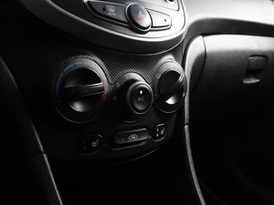 Хетчбэк Hyundai Solaris 2015 года, 990099 рублей, Омск