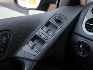 Внедорожник Volkswagen Tiguan 2011 года, 1480000 рублей, Краснодар