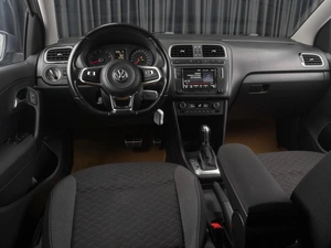 Седан Volkswagen Polo 2018 года, 1609000 рублей, Тюмень