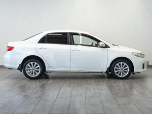 Седан Toyota Corolla 2011 года, 1299000 рублей, Саратов
