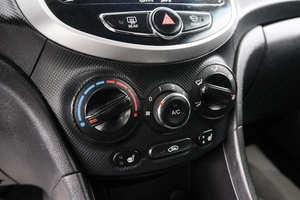 Седан Hyundai Solaris 2012 года, 949000 рублей, Красноярск