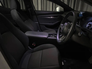 Хетчбэк Mazda 3 2019 года, 1599000 рублей, Красноярск