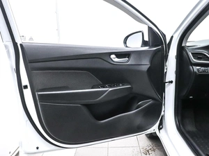 Седан Hyundai Solaris 2017 года, 1250000 рублей, Красноярск