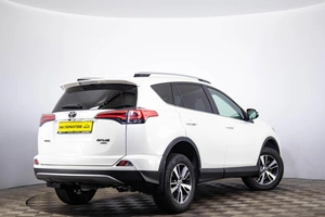 Внедорожник Toyota RAV4 2017 года, 2199000 рублей, Пермь