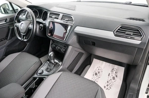 Внедорожник Volkswagen Tiguan 2017 года, 2199000 рублей, Красноярск