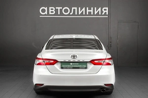 Седан Toyota Camry 2019 года, 2380000 рублей, Красноярск