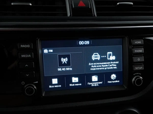 Седан Kia Rio 2018 года, 1437077 рублей, Москва