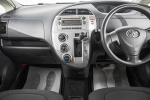 Хетчбэк Toyota Ractis 2009 года, 599000 рублей, Барнаул