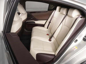 Седан Lexus ES 2019 года, 3849000 рублей, Минеральные Воды