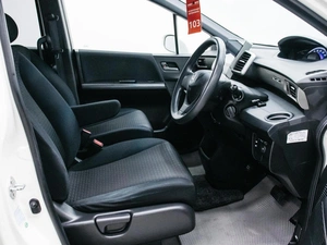 Минивэн Honda Freed 2010 года, 949000 рублей, Красноярск