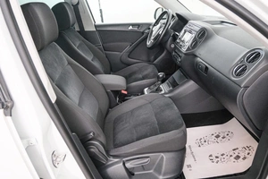 Внедорожник Volkswagen Tiguan 2014 года, 1669000 рублей, Красноярск