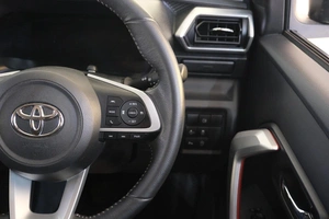 Внедорожник Toyota Raize 2019 года, 1599000 рублей, Омск