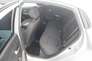 Седан Kia Rio 2017 года, 1480000 рублей, Курск