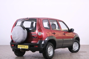 Внедорожник Chevrolet Niva 2011 года, 479000 рублей, Омск