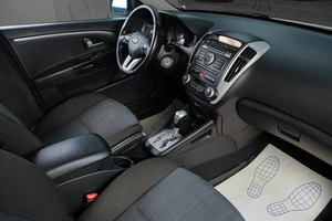 Хетчбэк Kia Ceed 2011 года, 999000 рублей, Тюмень