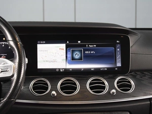 Седан Mercedes-benz E-класс 2018 года, 3700000 рублей, Омск