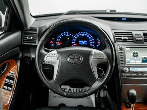 Седан Toyota Camry 2009 года, 1250000 рублей, Красноярск