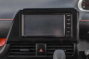 Минивэн Toyota Sienta 2019 года, 1669000 рублей, Челябинск