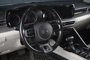 Седан Kia K5 2021 года, 2950000 рублей, Омск