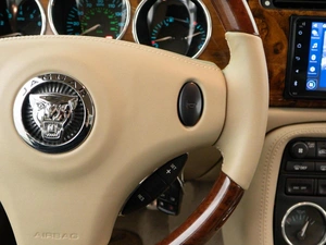 Купе Jaguar XKR 2003 года, 2119050 рублей, Москва