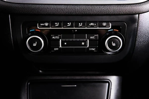 Внедорожник Volkswagen Tiguan 2015 года, 1599000 рублей, Пермь