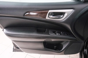 Внедорожник Nissan Pathfinder 2015 года, 1989000 рублей, Красноярск