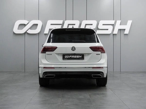 Внедорожник Volkswagen Tiguan 2019 года, 2480000 рублей, Воронеж