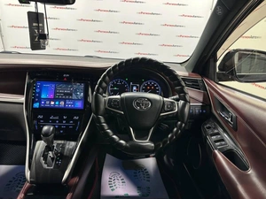 Внедорожник Toyota Harrier 2018 года, 2930000 рублей, Красноярск