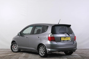 Хетчбэк Honda Fit 2005 года, 559000 рублей, Кемерово