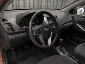 Седан Hyundai Solaris 2015 года, 899000 рублей, Красноярск