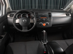 Хетчбэк Nissan Tiida 2011 года, 724000 рублей, Тюмень