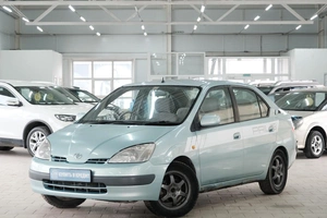 Седан Toyota Prius 1999 года, 389000 рублей, Омск