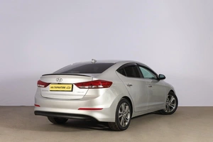 Седан Hyundai Elantra 2015 года, 1289000 рублей, Новосибирск