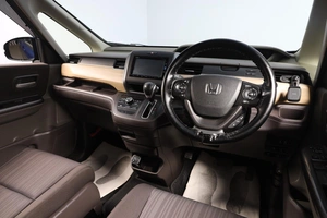 Минивэн Honda Freed 2018 года, 1699000 рублей, Новосибирск