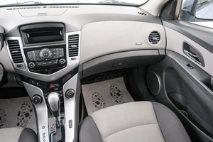 Седан Chevrolet Cruze 2010 года, 649000 рублей, Красноярск