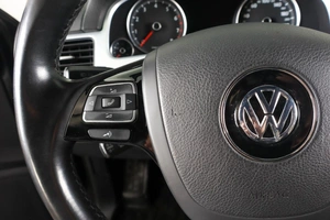 Внедорожник Volkswagen Touareg 2011 года, 2349000 рублей, Пермь