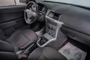 Универсал Opel Astra 2010 года, 639000 рублей, Томск